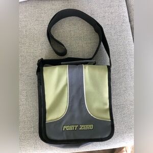 Point Zero Messenger bag